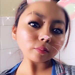 Meet your Posher, Yadira